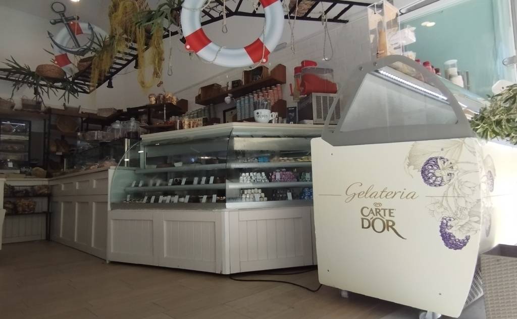 Athanasiou Traditional Bakery since 1904 (Methoni) - Pastry Shop