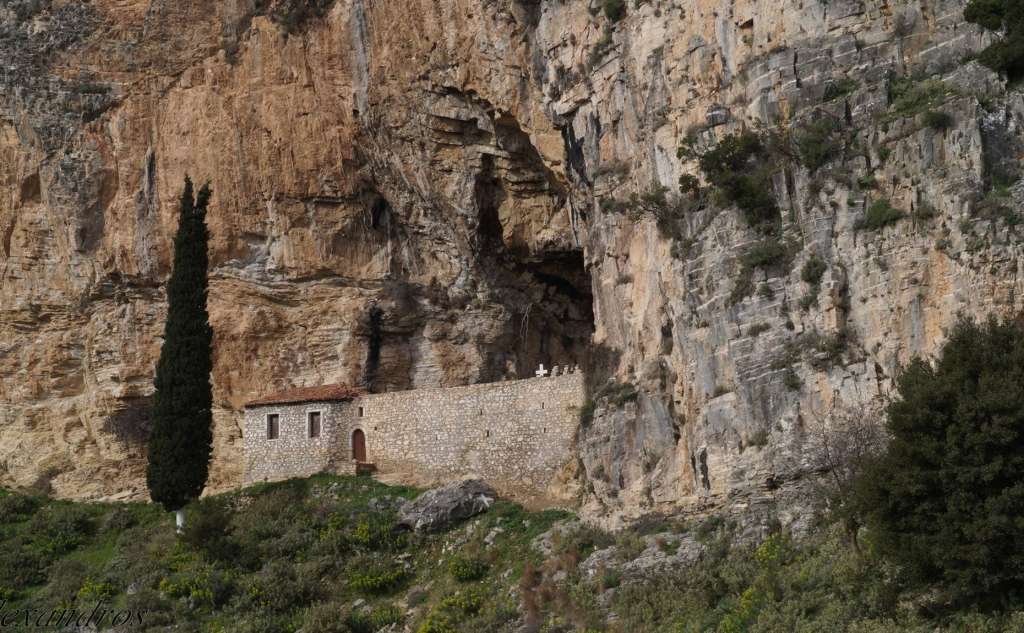 Messinian Travelers-Hiking along the Lagadiotissa Gorge