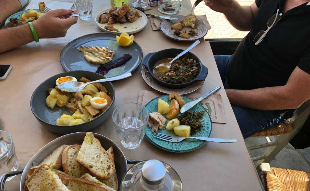 TRADITIONAL FOOD TOUR & OLIVE OIL TASTING IN KALAMATA