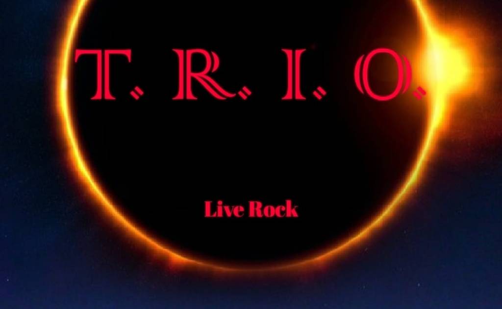 T. R. I. O. Live στο Μώμος cafe bar