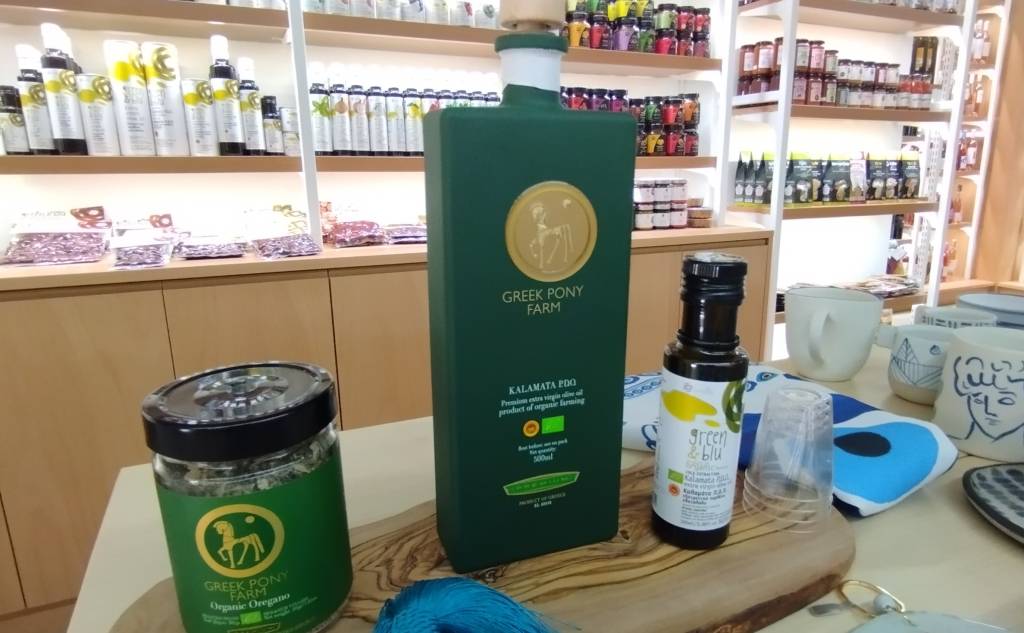 Green & Blu Gialova-Shopping for all kinds of products