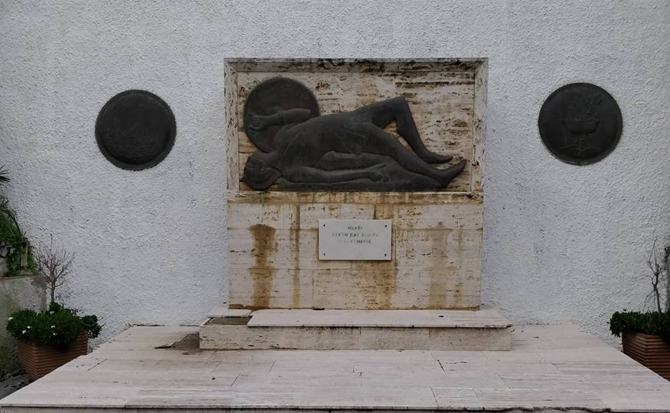 Μνημείο άγνωστου στρατιώτη - Μεθώνη