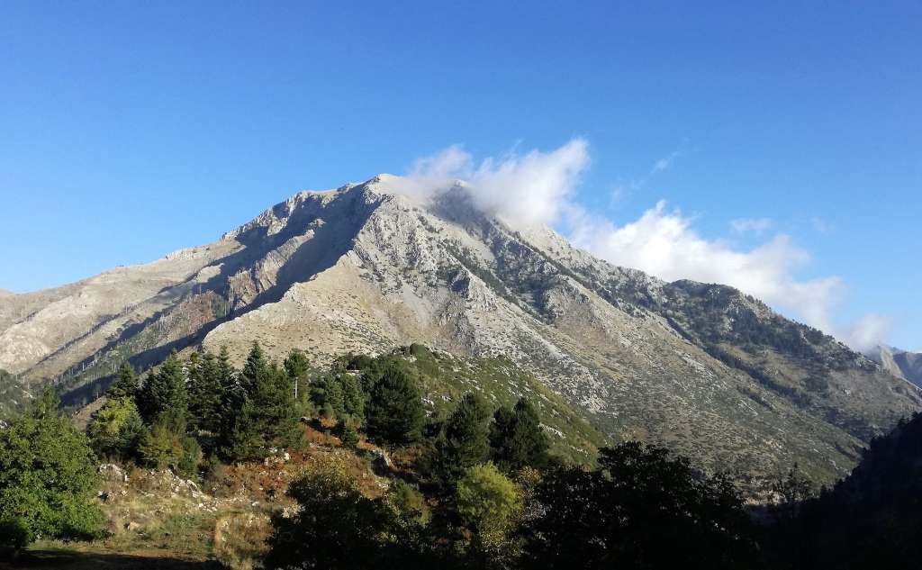 Ascent to Tragovouni on Mount Taygetos