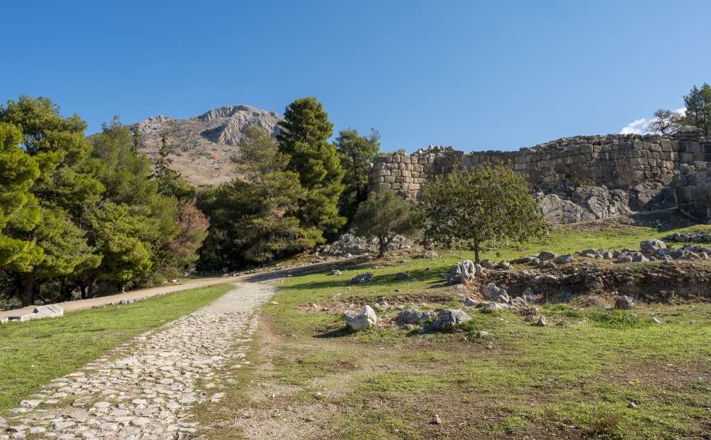 Kalamata Mountaineering Association-Hiking on the Mycenaean Road