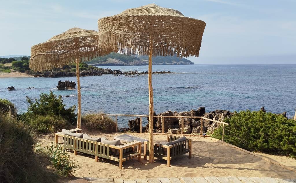 4 Θάλασσες - Beach Bar/Restaurant