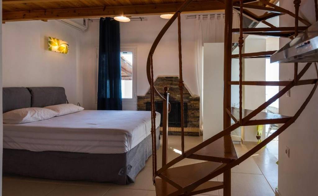 Theoni Suites-Ενοικιαζόμενα Διαμερίσματα