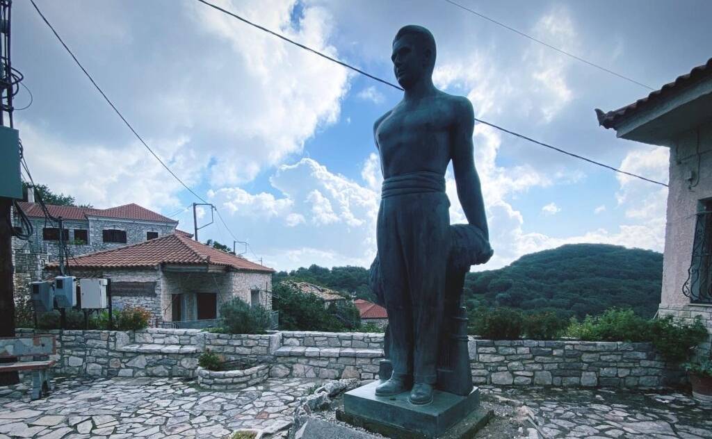 Σιδηρόκαστρο: το χωριό των αγαλμάτων