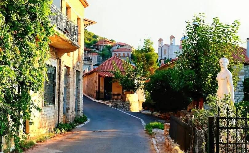 Σιδηρόκαστρο: το χωριό των αγαλμάτων