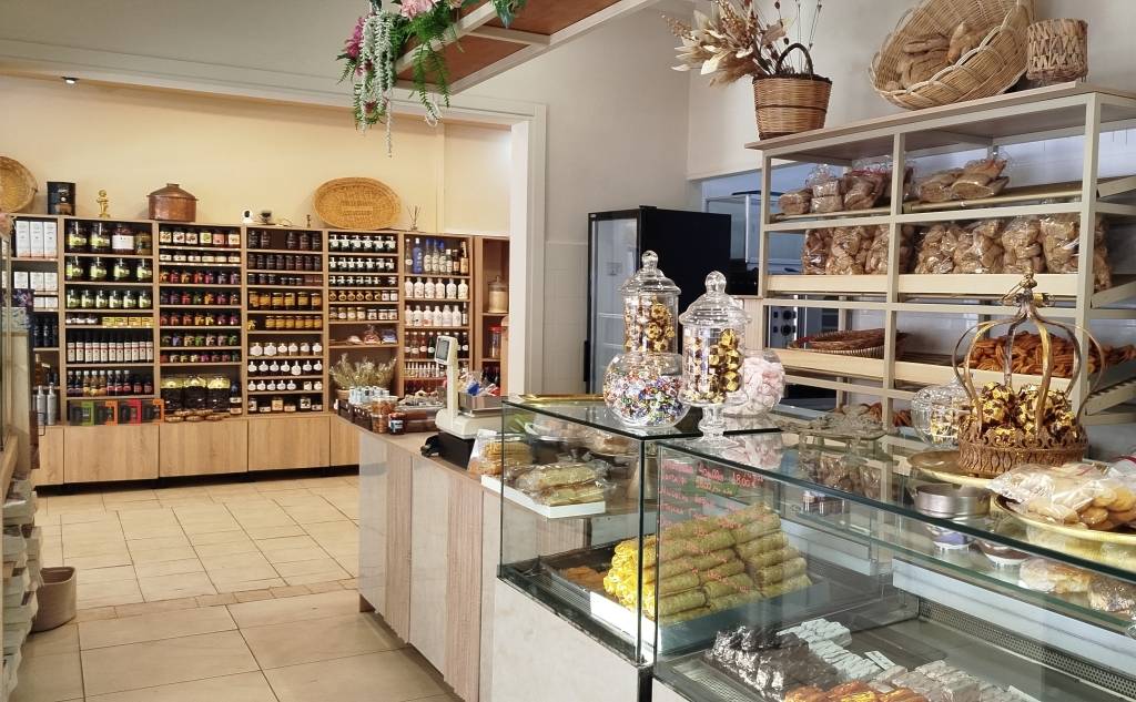 Γεύσεις Μάνας Γης - Εργαστήριο παραδοσιακών ζυμαρικών Δίπλες-Λαλάγγια