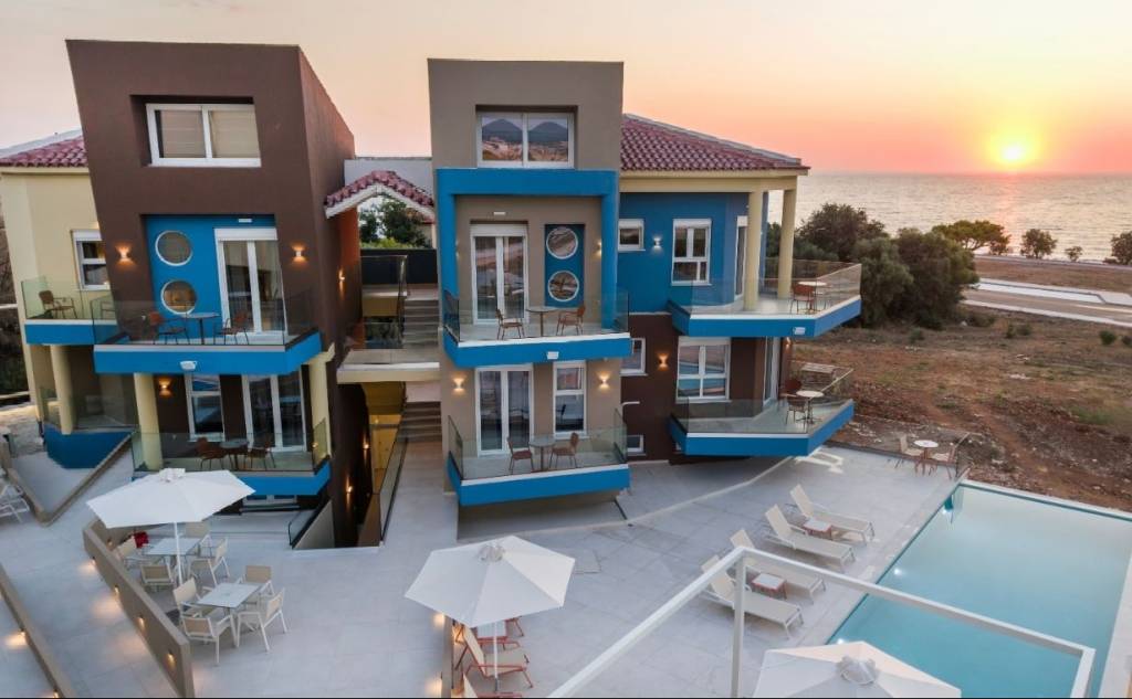 Kyparissia Diamond Suites
