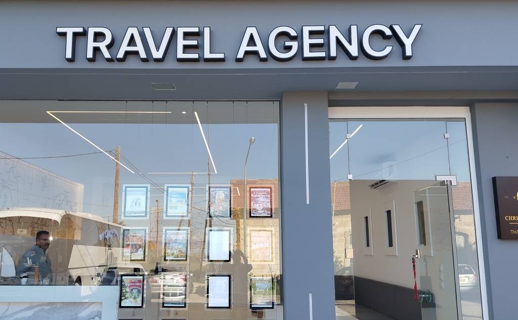 Christianoupolis Travel