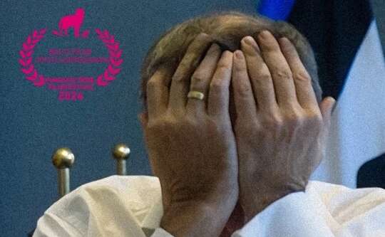 Κέντρο Δημιουργικού Ντοκιμαντέρ Καλαμάτας-Επαναστάτης με παπιγιόν