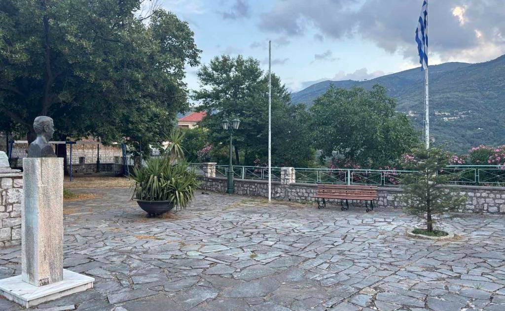 Τελετή αποκαλυπτηρίων μνημείου στην Αρτεμισία