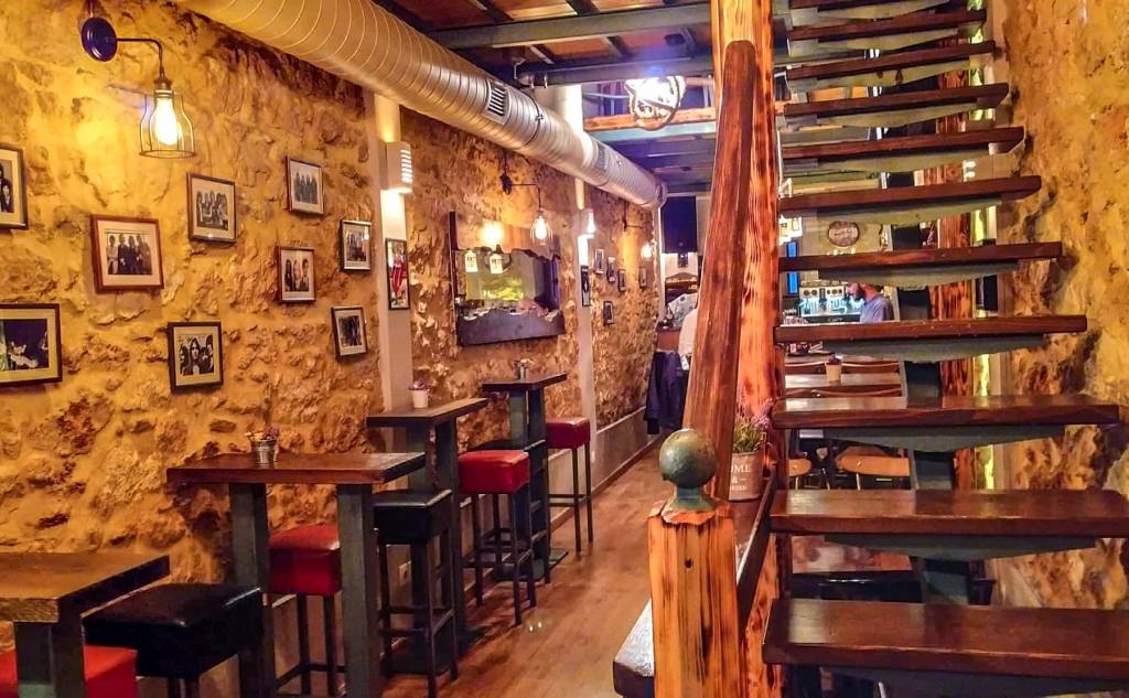 "Café-Bar 