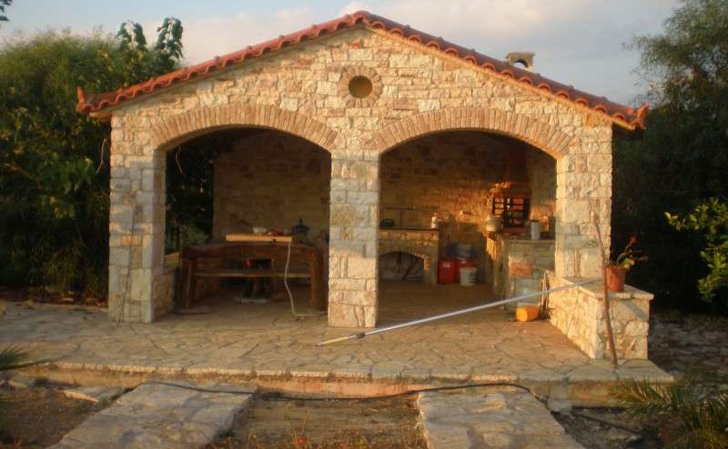 Βίλα με πισίνα δίπλα στη θάλασσα κοντά στα Φιλιατρά 
