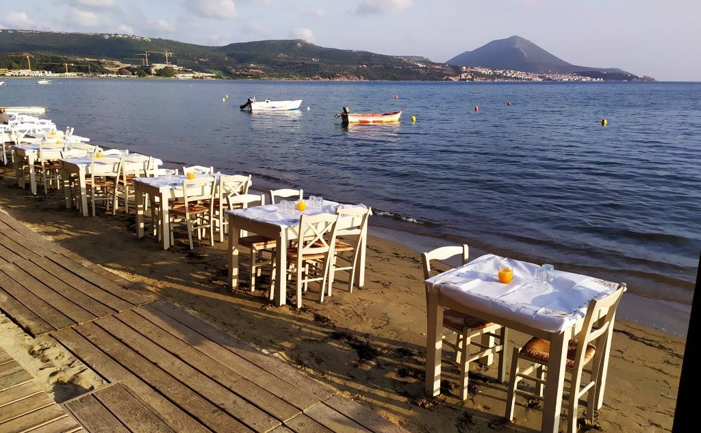 "Helonaki" Restaurant / Fish Tavern