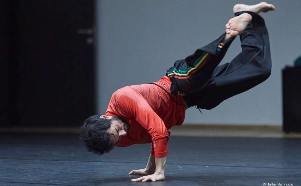 Διεθνές Φεστιβάλ Χορού Καλαμάτας - AKIRA YOSHIDA / UP, BUT DOWN, BUT FAST, BUT SLOW, BUT WILD, BUT SENSITIVE