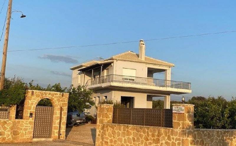 Μονοκατοικία με θέα στο Λαγκούβαρδο