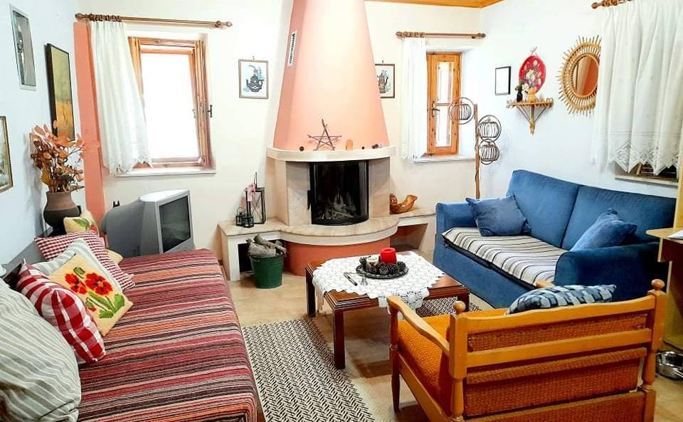 Akovos Cottage Garden Retreat - Rooms to let