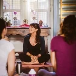 Yoga & Earth Wisdom Weekend με την Benita Wolf