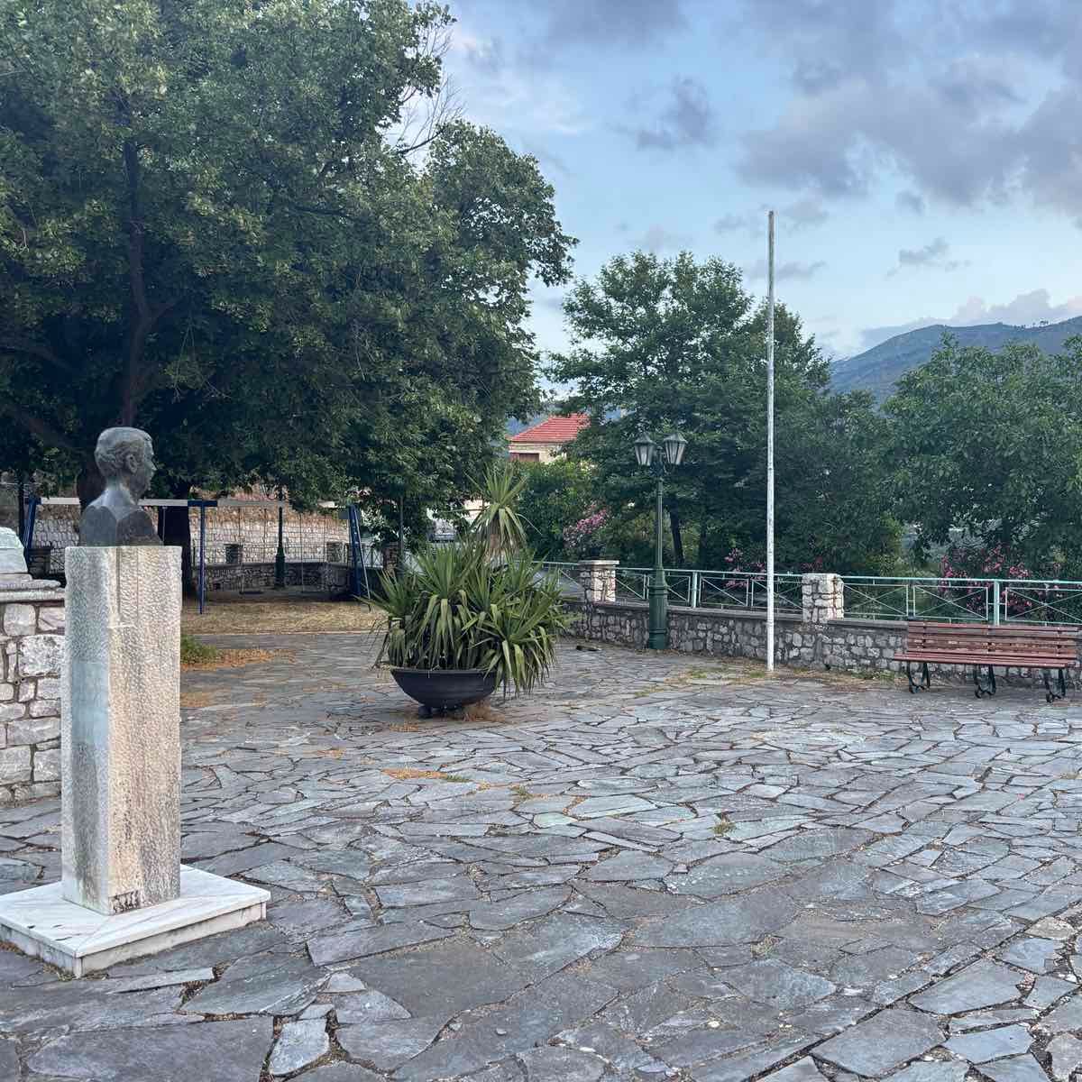 Τελετή αποκαλυπτηρίων μνημείου στην Αρτεμισία